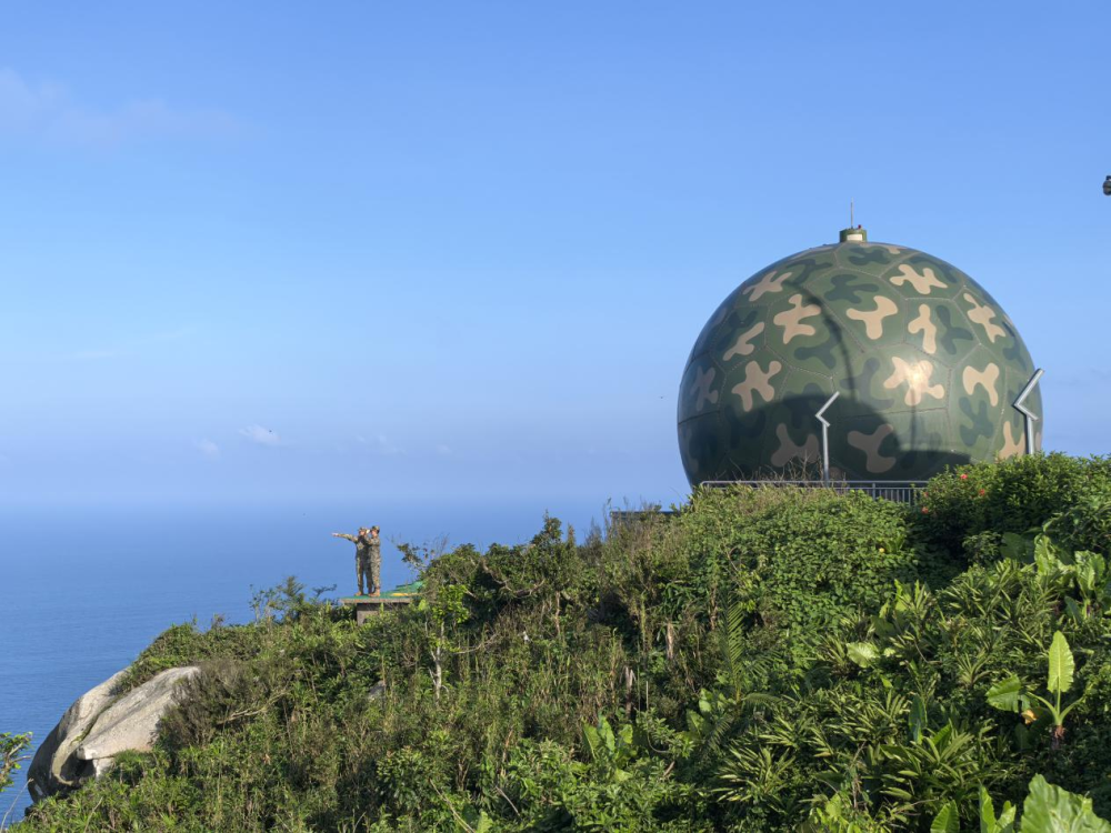 在山巅“走向深蓝”——南部战区海军某观通站练兵备战记事(图2)