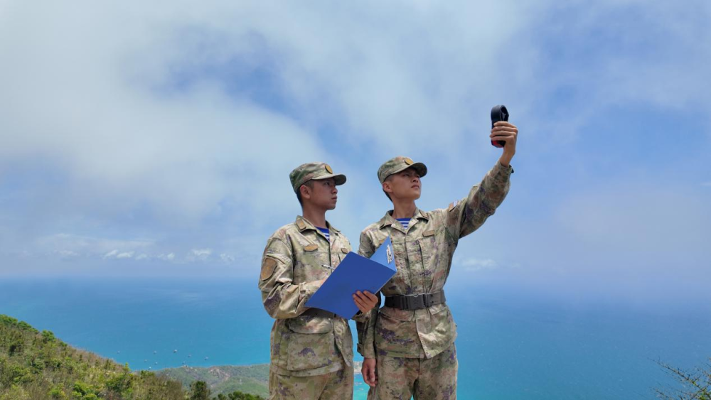 在山巅“走向深蓝”——南部战区海军某观通站练兵备战记事(图3)